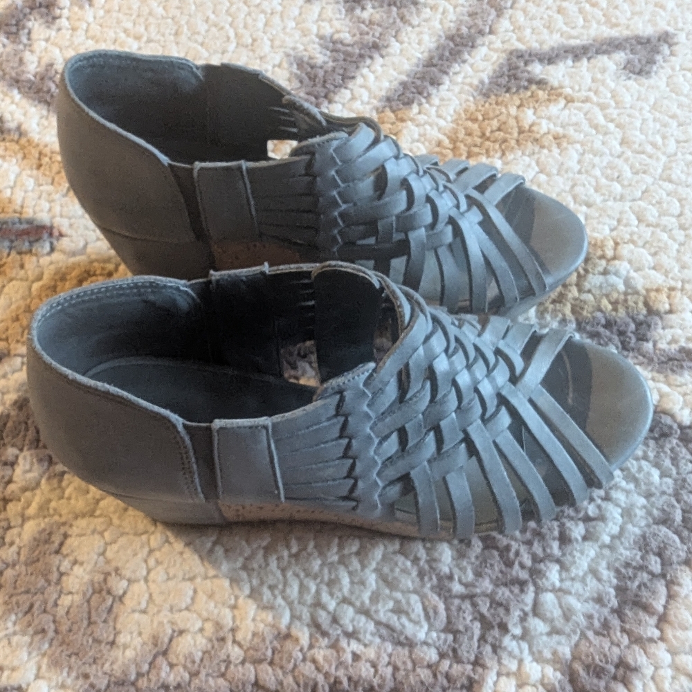 Stylish Light Blue Woven Wedge Sandals - Picture 3 of 4
